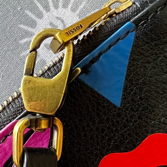 FOSSIL wristlet - Picture 5 of 5